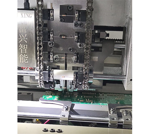 SMT生產(chǎn)中提高插件機(jī)設(shè)備生產(chǎn)效率，這些就夠了